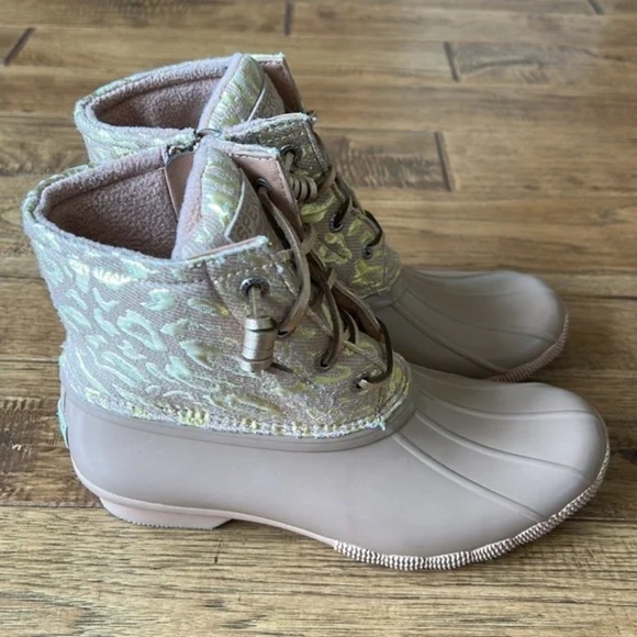 Sperry Shoes - Sperry Saltwater Metallic Jacquard Duck Boots Outdoor Rain Rose Gold Size 6.5